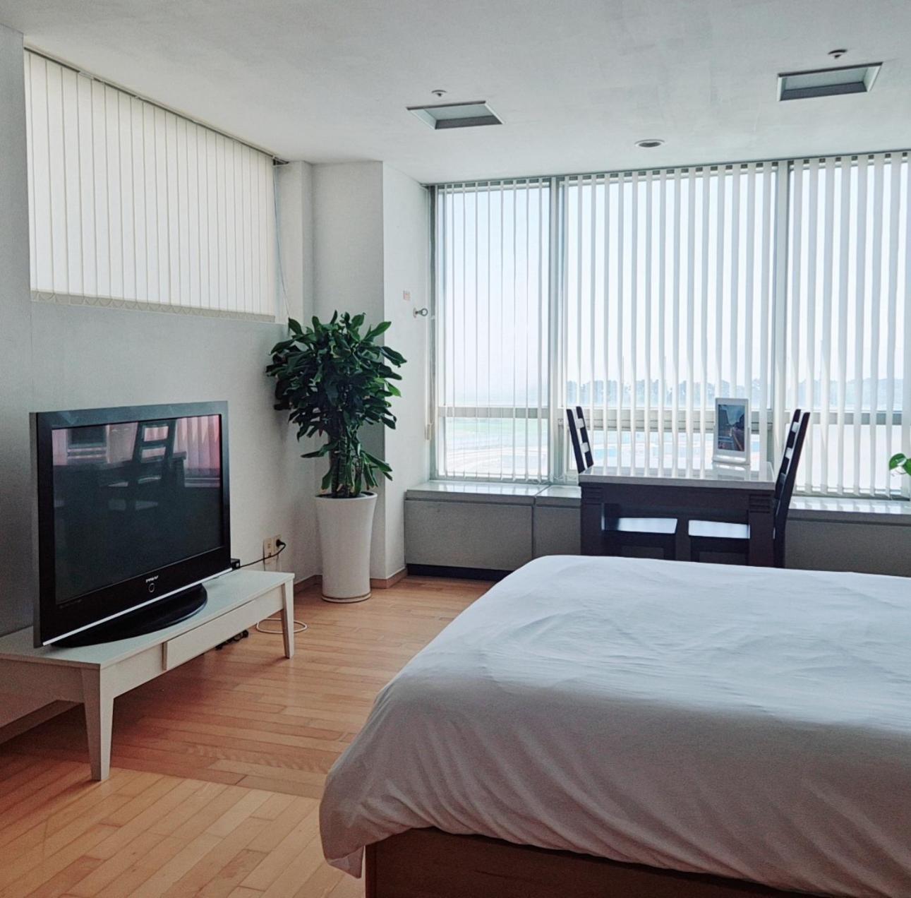 Cozy - Experience Home Like Comfort Studio Инчон Экстерьер фото
