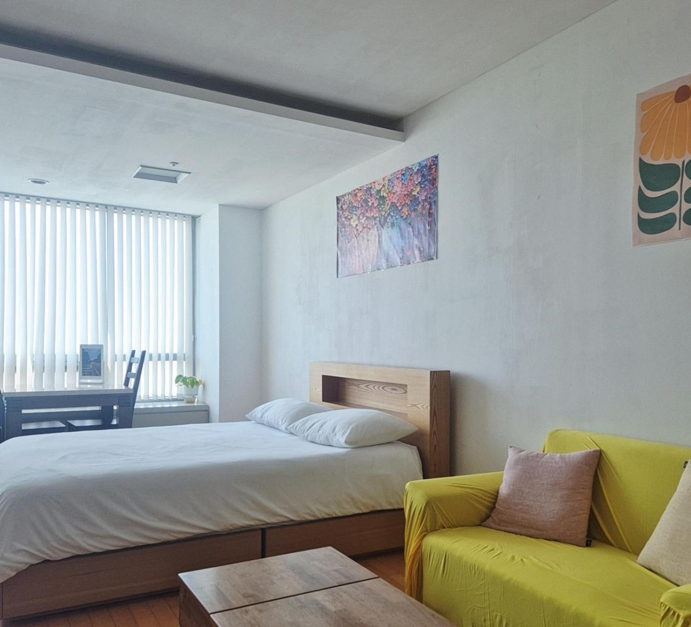 Cozy - Experience Home Like Comfort Studio Инчон Экстерьер фото